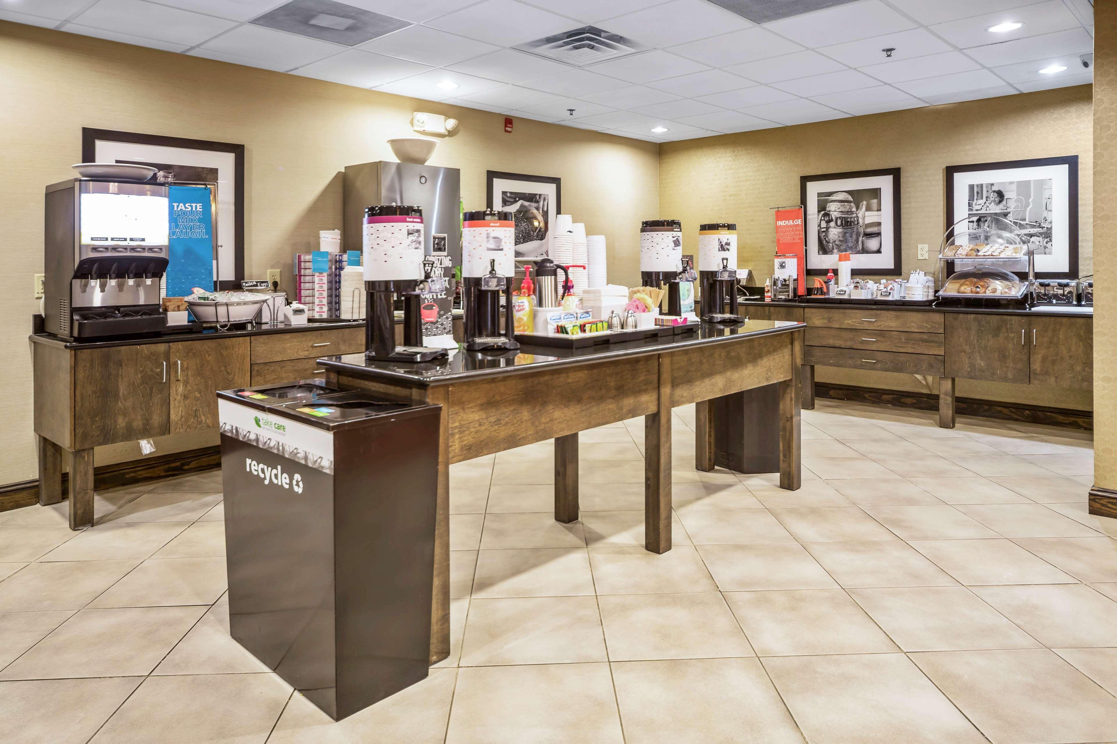 Hampton Inn Wilson Downtown Esterno foto